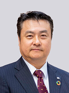 岡庭 文彦 氏